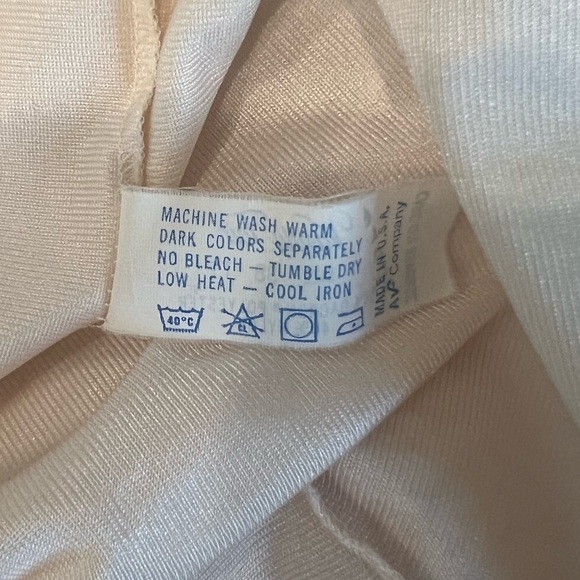 Vintage Vanity Fair Poly Nylon slip size medium - Picture 6 of 7